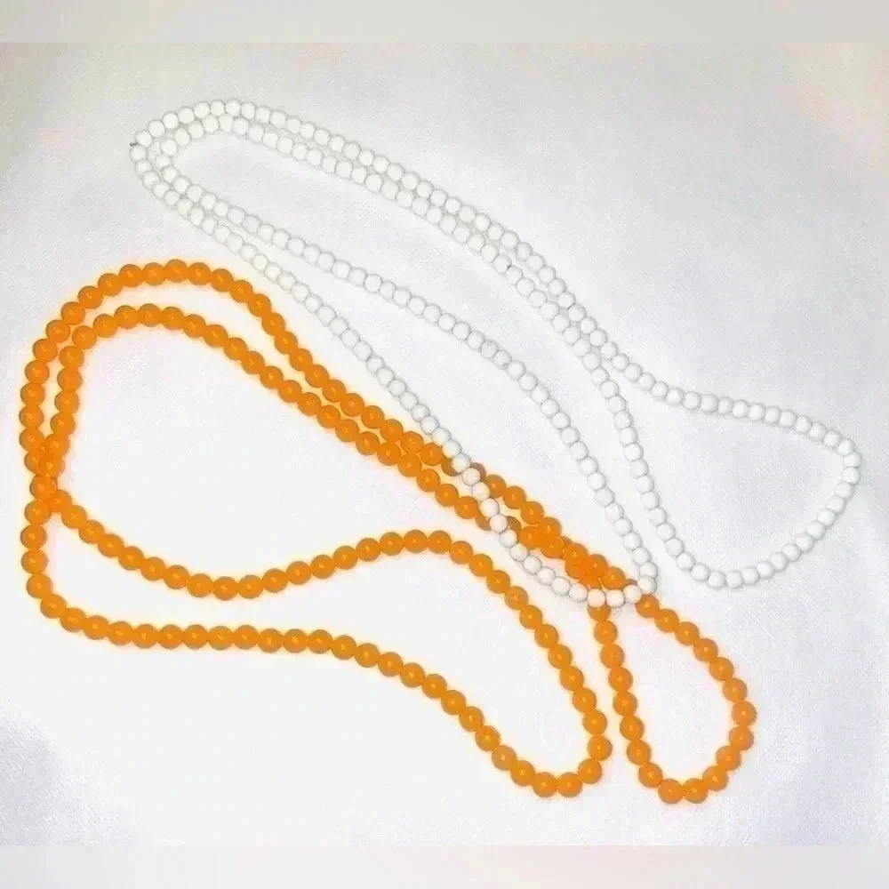 2  🏵️vintage necklaces in a perfect condition 🏵️